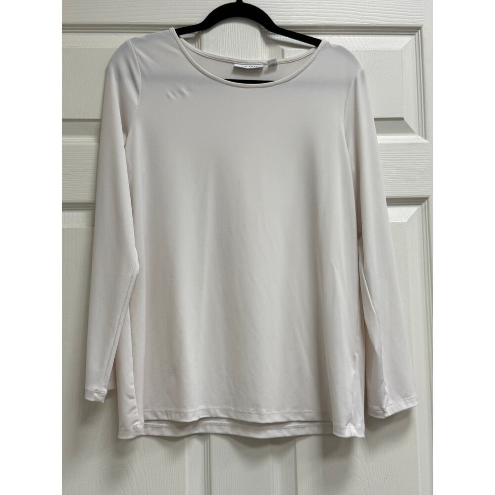 Women's Medium Sara Graver White Top. WT255